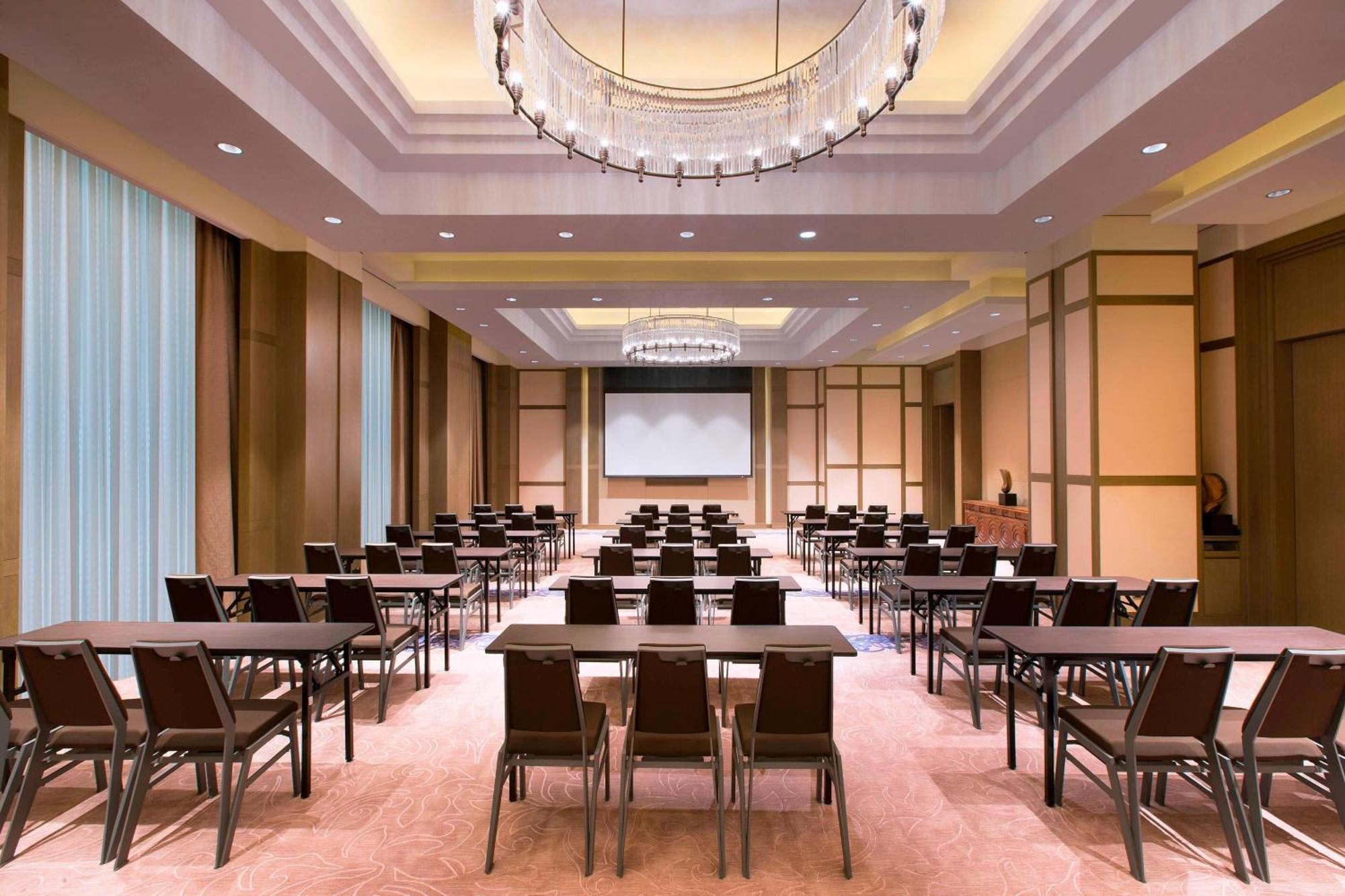 Sheraton Grand Xishuangbanna Hotel Цзинхун Экстерьер фото