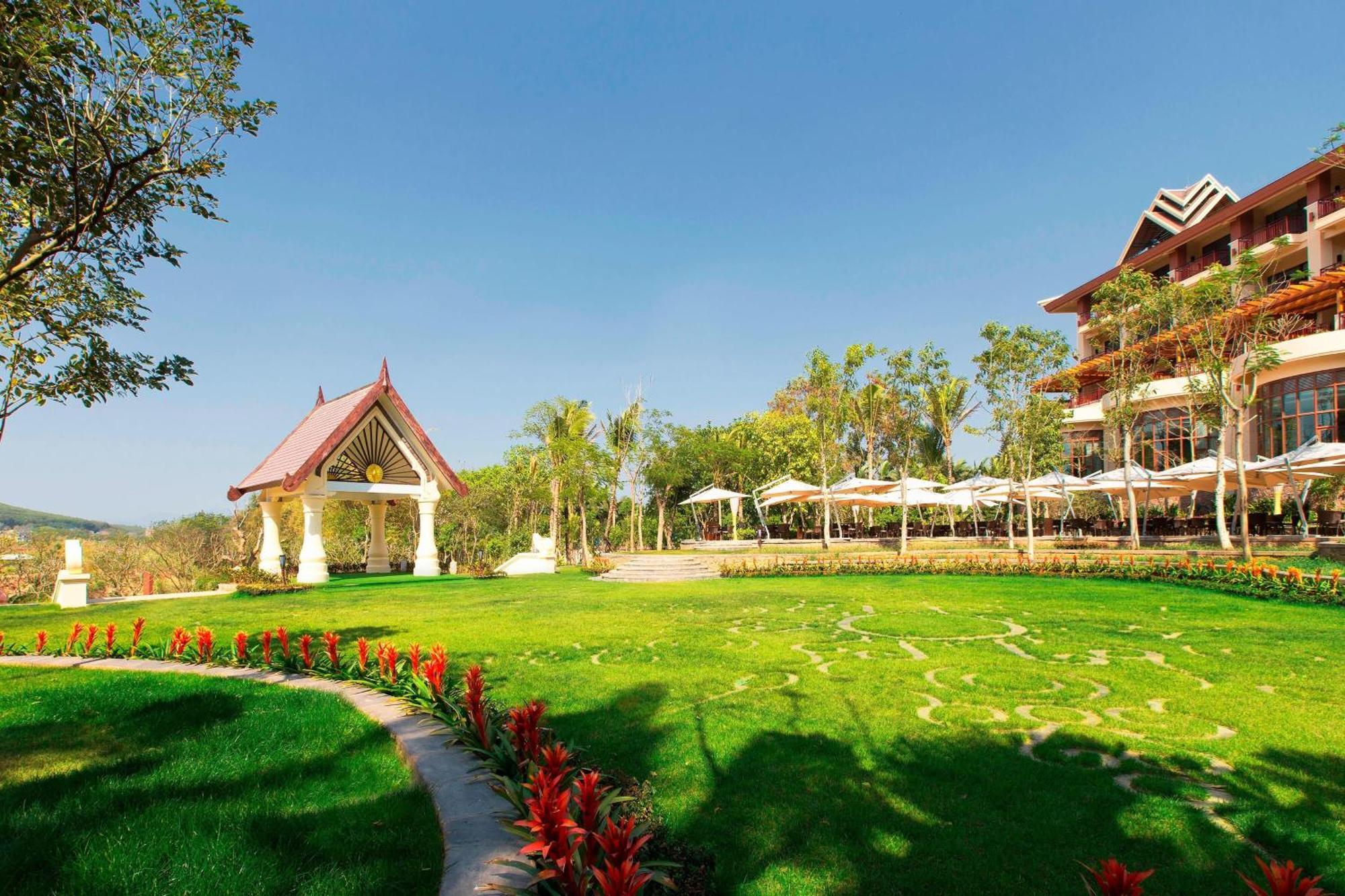 Sheraton Grand Xishuangbanna Hotel Цзинхун Экстерьер фото