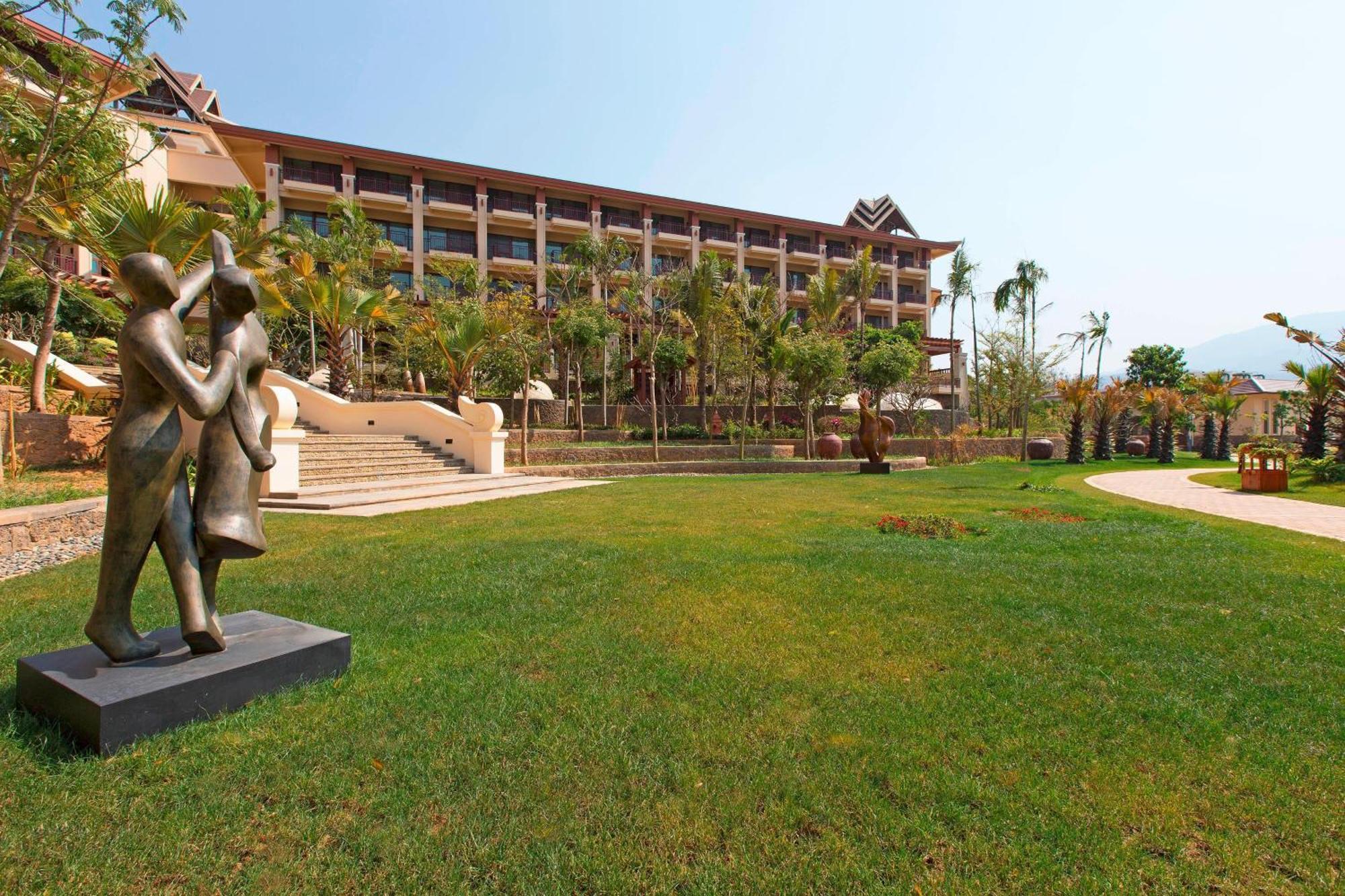 Sheraton Grand Xishuangbanna Hotel Цзинхун Экстерьер фото